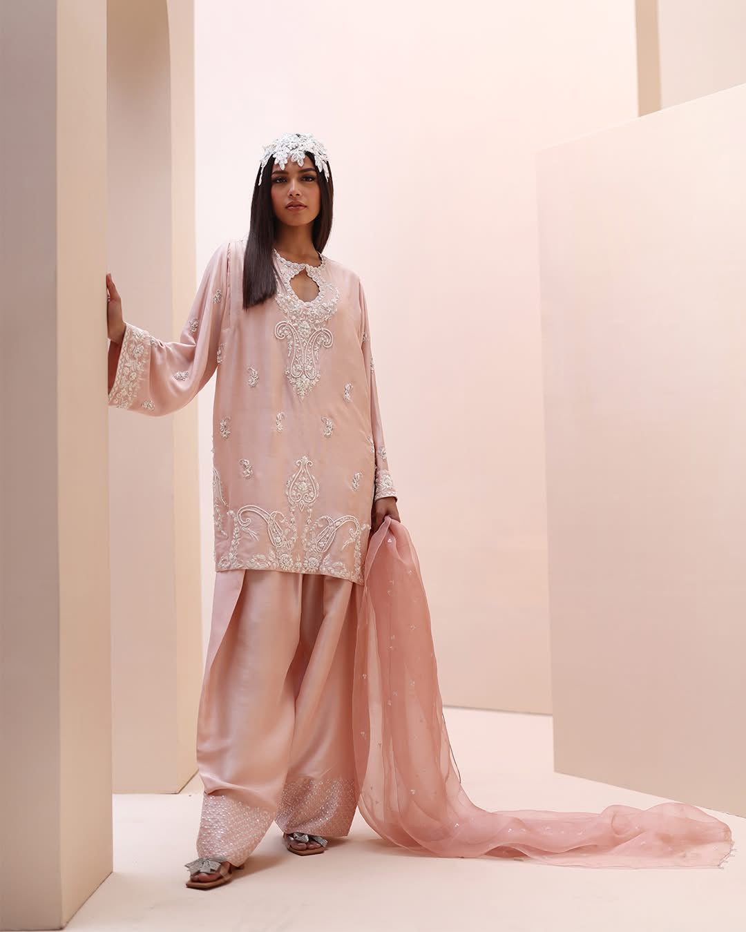 Alayna Farshi Shalwar