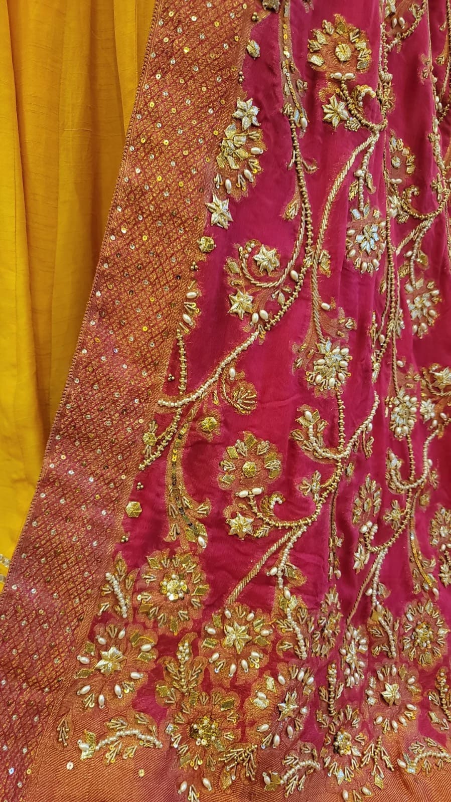 Ifthia | Mehendi and Holoud Lehenga