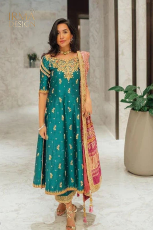 Pakistani festive shalwar kameez