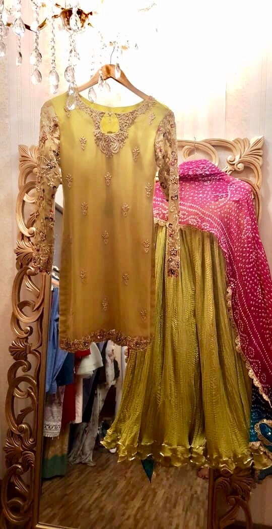 Pakistani Mehendi Lehenga, Sangeet Outfit, Mayoun Dress