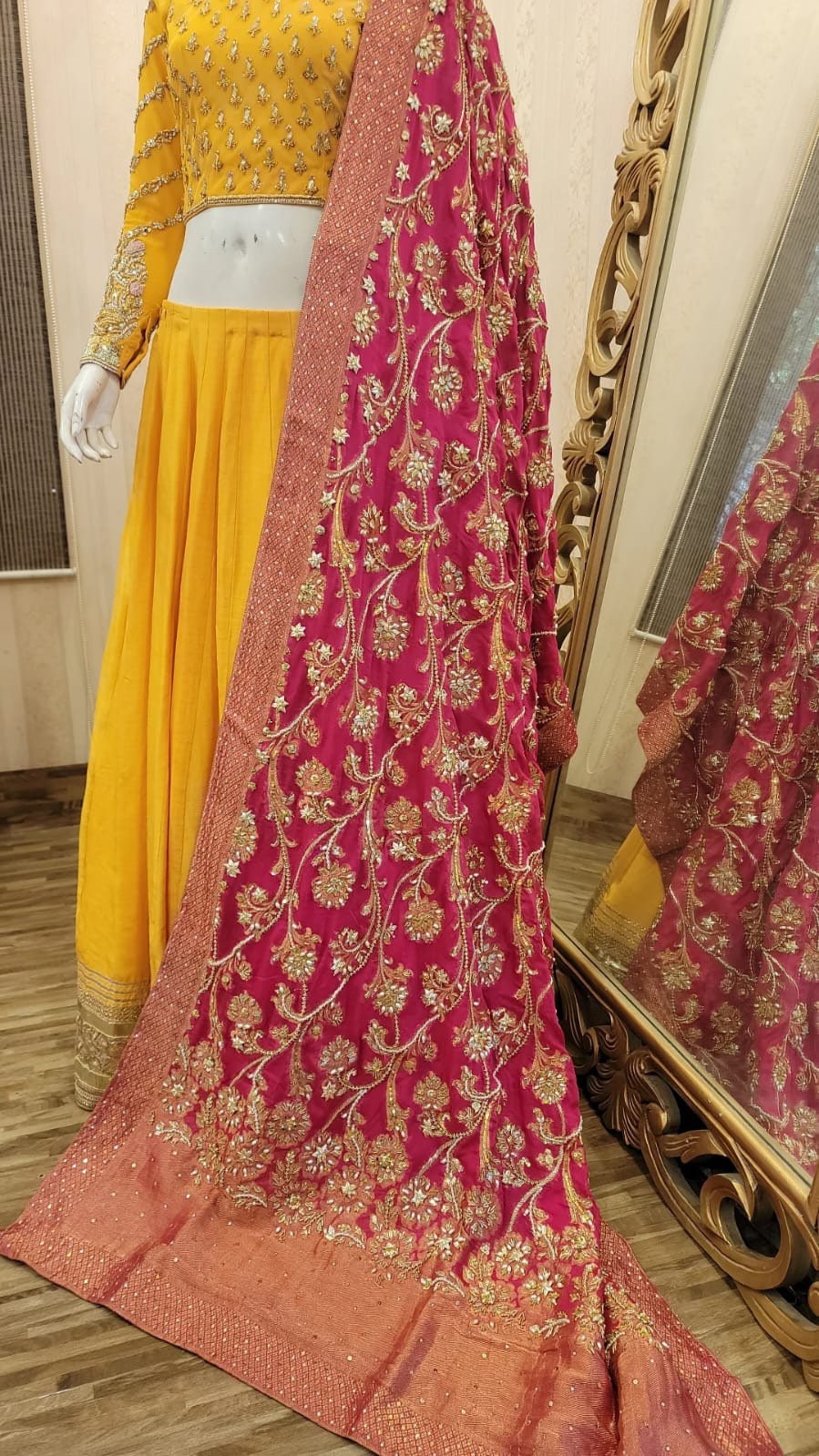 Ifthia | Mehendi and Holoud Lehenga