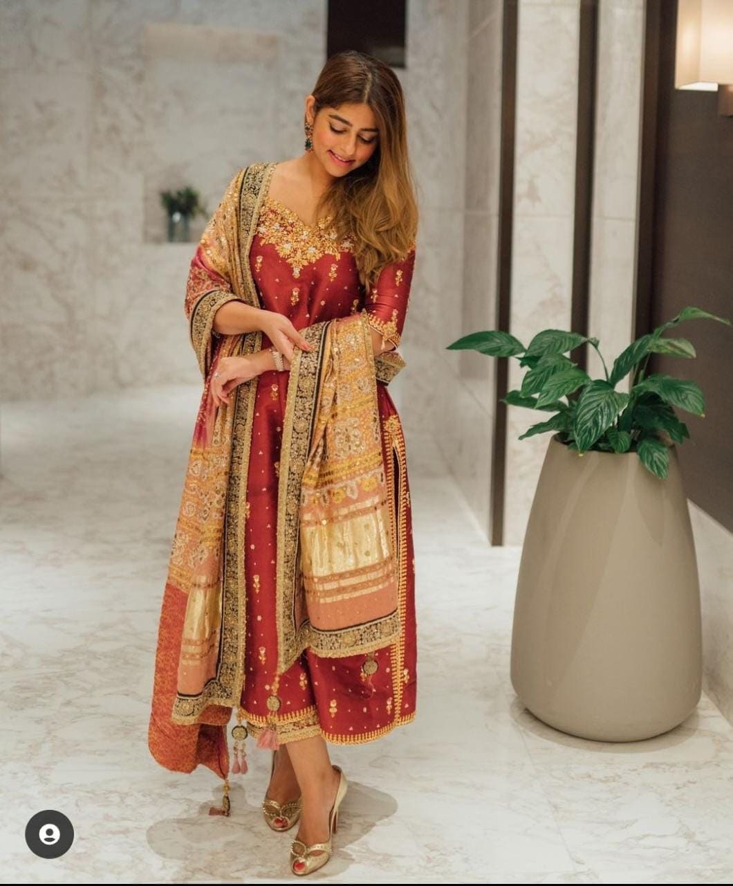 Pakistani festive shalwar kameez